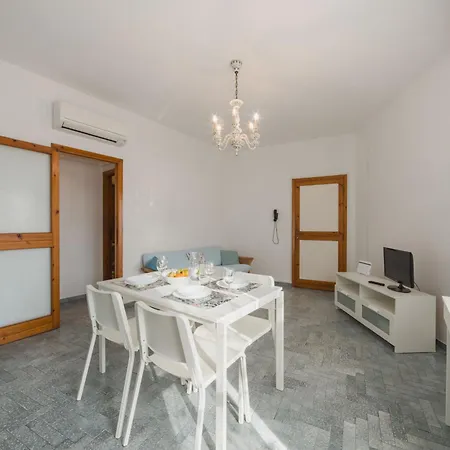 La Sirenetta By Interhome לידו די קאמאיורה