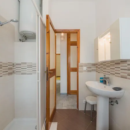 La Sirenetta By Interhome Lido di Camaiore