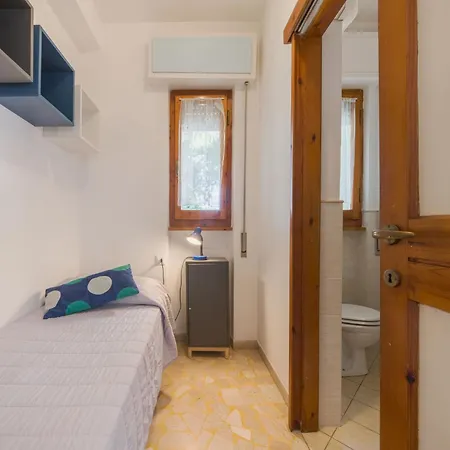 La Sirenetta By Interhome Lido di Camaiore