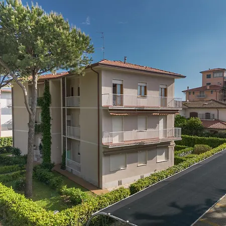 La Sirenetta By Interhome Lido di Camaiore